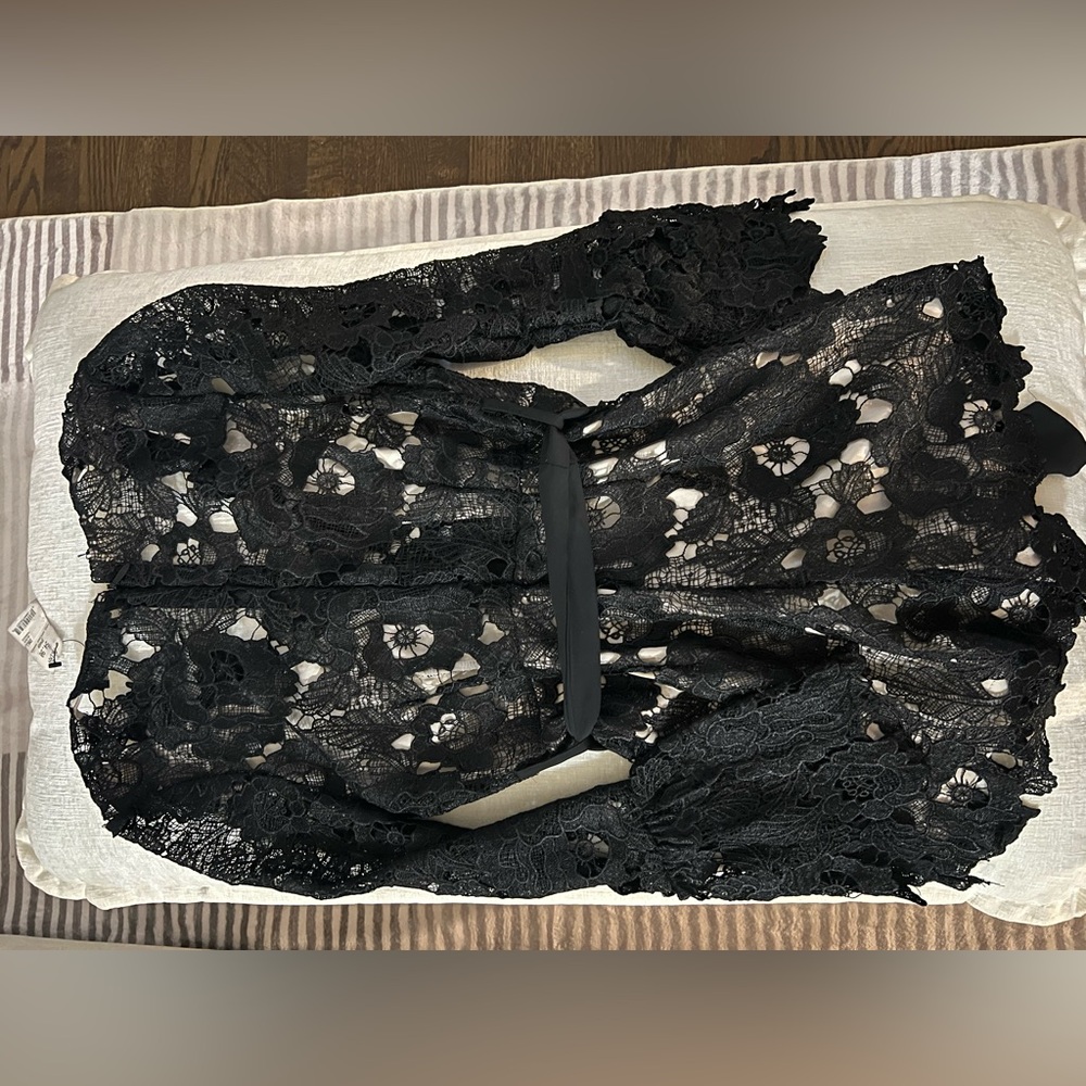 Small Akira laced romper size small